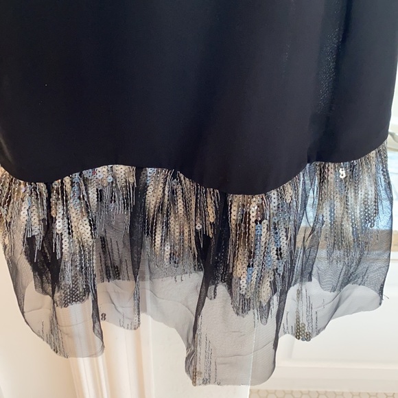 Black sleeveless sequin top. - Picture 3 of 6